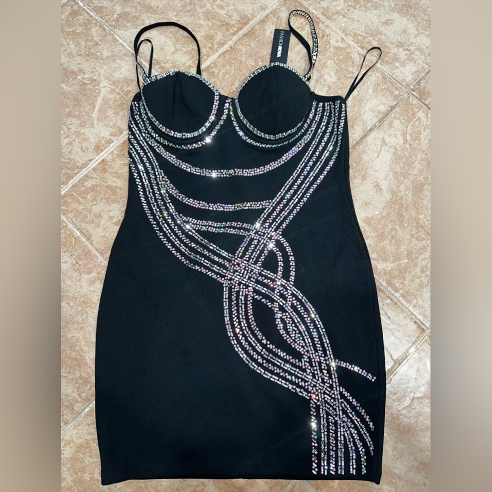 So Tempting
Embellished Mini Dress
Black
SIZE XL
